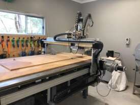 CNC precision wood metal routing machine - picture0' - Click to enlarge