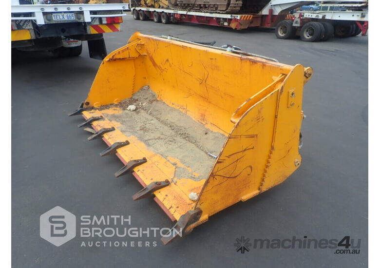 Used 2100MM 4 1 BUCKET Wheel Loader Bucket in , Listed on Machines4u