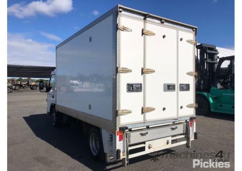 Buy Used mitsubishi fuso CANTER 515 Cab Chassis in , - Listed on Machines4u