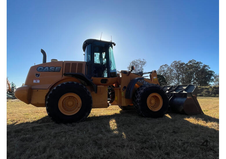 CASE 821F Loader/Tool Carrier Loader