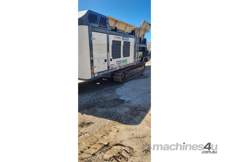 caption TEREX ECOTEC 825 Slow Speed Shredder