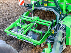 AVR 7200 trailed 2 row harvester - picture0' - Click to enlarge