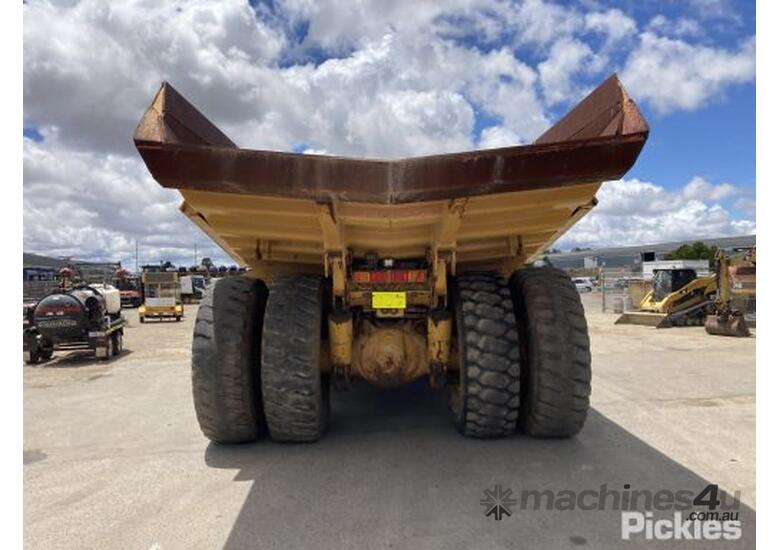 Used komatsu HD465-5 Haul Truck in , - Listed on Machines4u