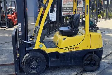 ACTIVE FORKLIFTS - 2009 Hyster Forklift for sale- 4.5m mast solid tyres side shift