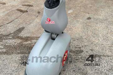 Comac Vispa 35B 35cm battery Scrubber