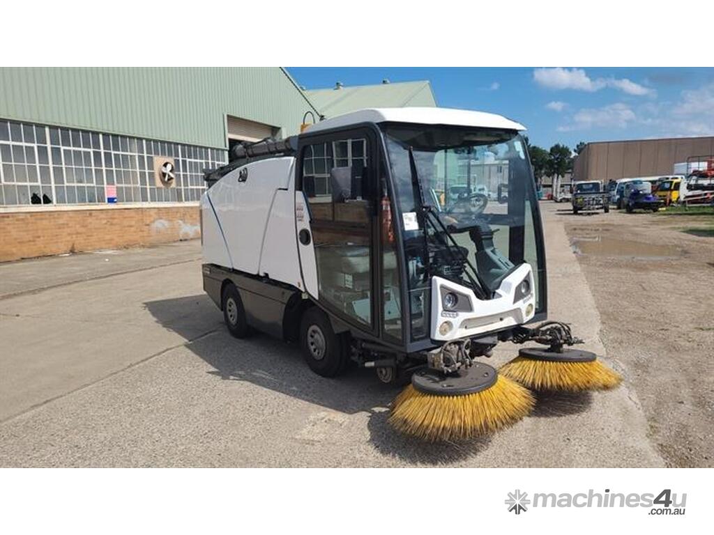 Used johnson Johnson CN201 Compact Sweeper Ride On Sweeper Scrubber in ...