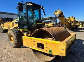 CATERPILLAR CS56BLRC Vibratory Single Drum Smooth - picture0' - Click to enlarge