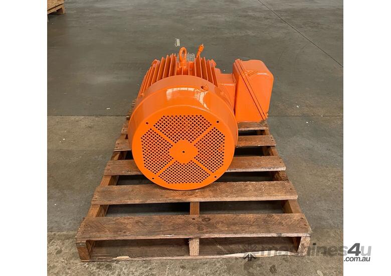 caption 30 kw 40 hp 4-pole 1480 rpm 415v 200L frame IP56 Mining AC Electric Motor Toshiba Model TSH01 Unused