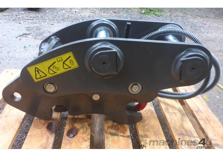 caption New 3-7 ton (45mm pin) Volvo Excavator Hydraulic Quick Hitch Coupler