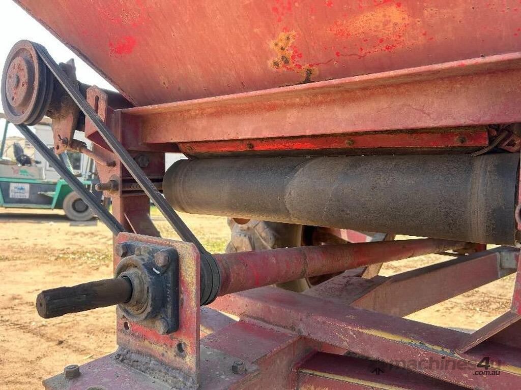 Used 1987 BREDAL B50 BELT SPREADER BIN Farm Spreaders in EMERALD, QLD