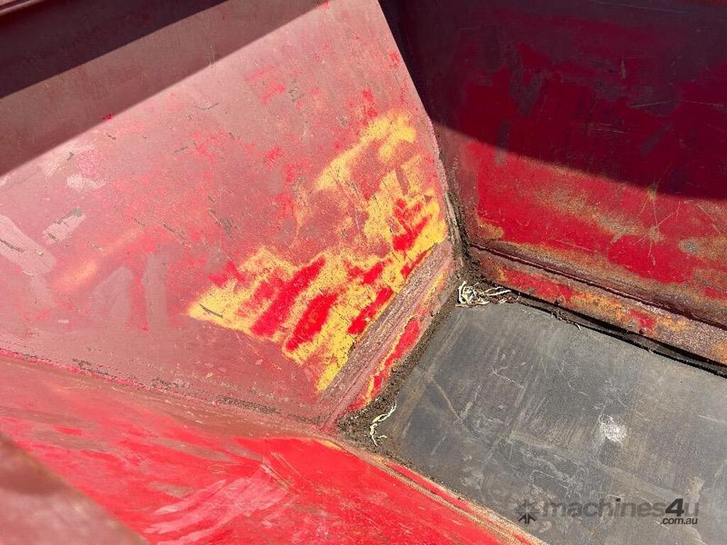 Used 1987 BREDAL B50 BELT SPREADER BIN Farm Spreaders in EMERALD, QLD