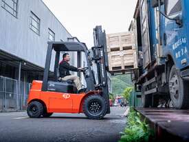 EFL252X LI-ION COUNTERBALANCE FORKLIFT TRUCK 2.5T - picture0' - Click to enlarge