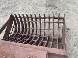 20t excavator shaker bucket,sieve bucket 75mm pins 1400mm - picture1' - Click to enlarge