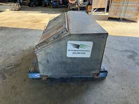 Toolbox & 200L Fuel Pod - picture0' - Click to enlarge