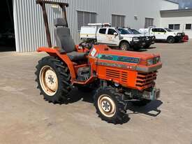 Kubota Sunshine ZL1-225 4x4 Tractor - picture0' - Click to enlarge