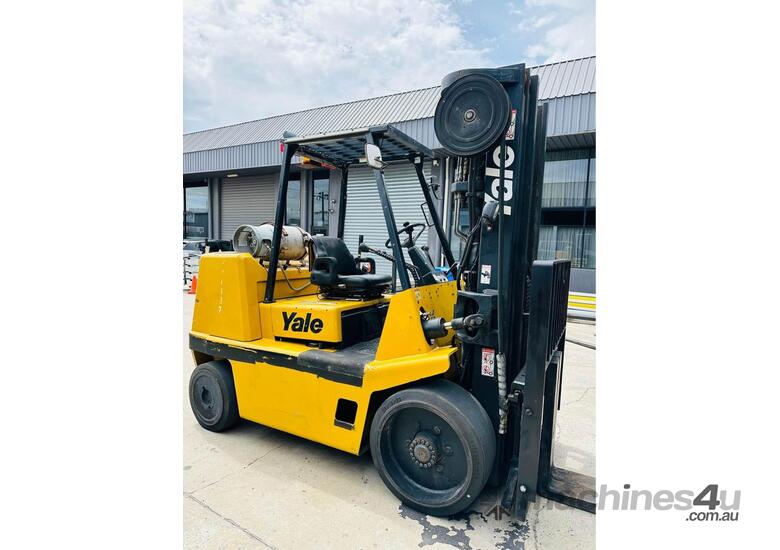 caption YALE 7T CONTAINER MAST HEAVY DUTY COMPACT LPG FORKLIFT SIDE SHIFT
