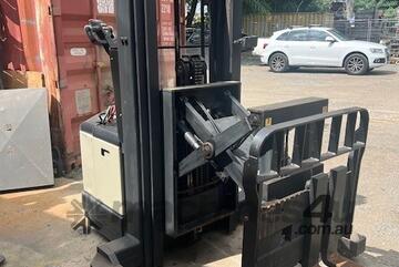 Crown 3000WRTT152 1500 kgs Container Entry Forklift