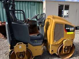  Caterpillar CB14B Double Drum Vibrating Roller - Great little roller, ready for work! - picture0' - Click to enlarge