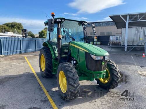 2017 John Deere 5090R Tractor