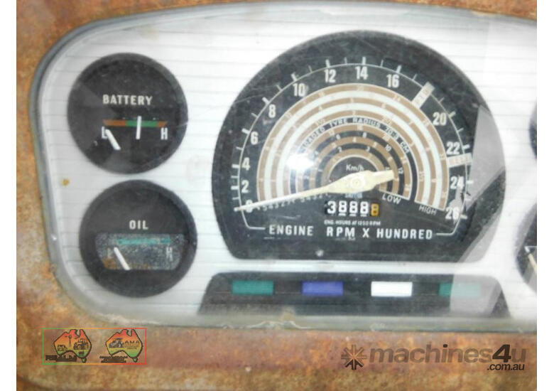 (6825) Leyland 272 Tractor with Blade (Maryborough, VIC)