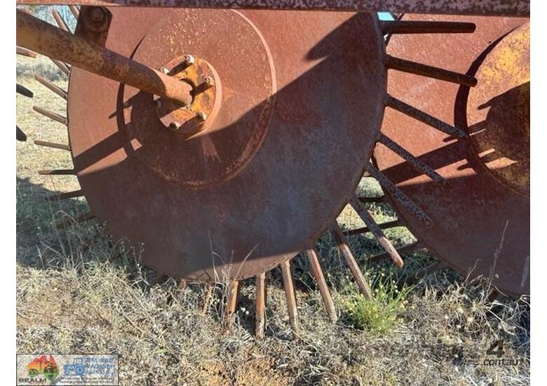 caption (1701) PEDERICK BIG 8 - Wheel stick rake (Goondiwindi, QLD)