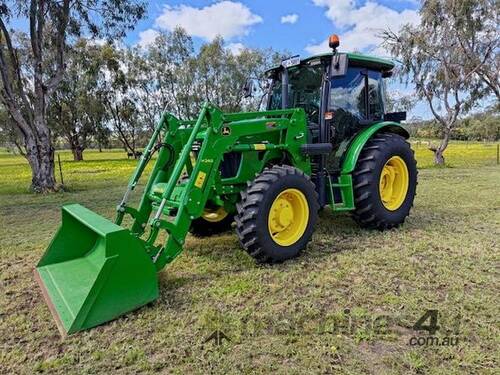 2019 John Deere Cab FWA Tractor with H240 Loader: Model 5093E P-R, LOW Hours!