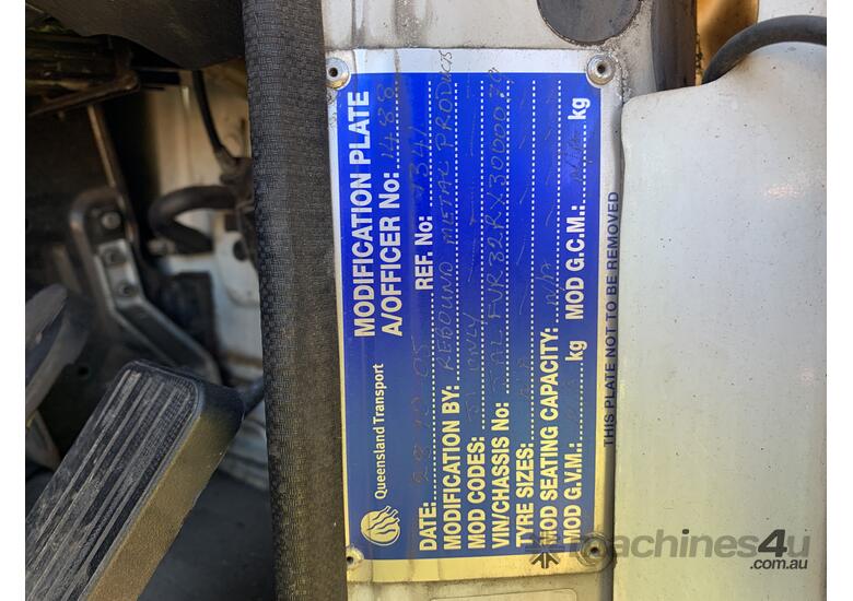 caption 1999 Isuzu FVR 900 4x2 Curtainsider