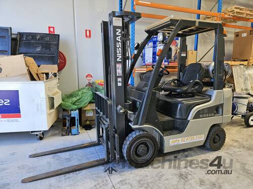 Nissan  2013 Forklift