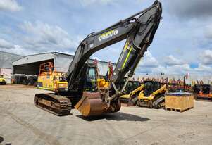 2019 VOLVO EC300DL 30T EXCAVATOR (E240) WITH FULL CIVIL SPEC, BUCKETS AND 4200 HOURS