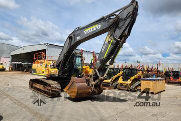 2019 VOLVO EC300DL 30T EXCAVATOR (E240) WITH FULL CIVIL SPEC, BUCKETS AND 4200 HOURS