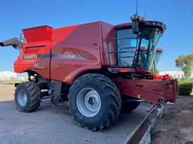 2015 Case IH 8240 Combine Harvester With 2015 Macdon D65 40' Draper Front - picture0' - Click to enlarge