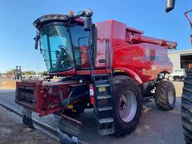 2015 Case IH 8240 Combine Harvester With 2015 Macdon D65 40' Draper Front - picture0' - Click to enlarge