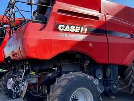 2015 Case IH 8240 Combine Harvester With 2015 Macdon D65 40' Draper Front - picture1' - Click to enlarge