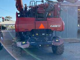 2015 Case IH 8240 Combine Harvester With 2015 Macdon D65 40' Draper Front - picture2' - Click to enlarge