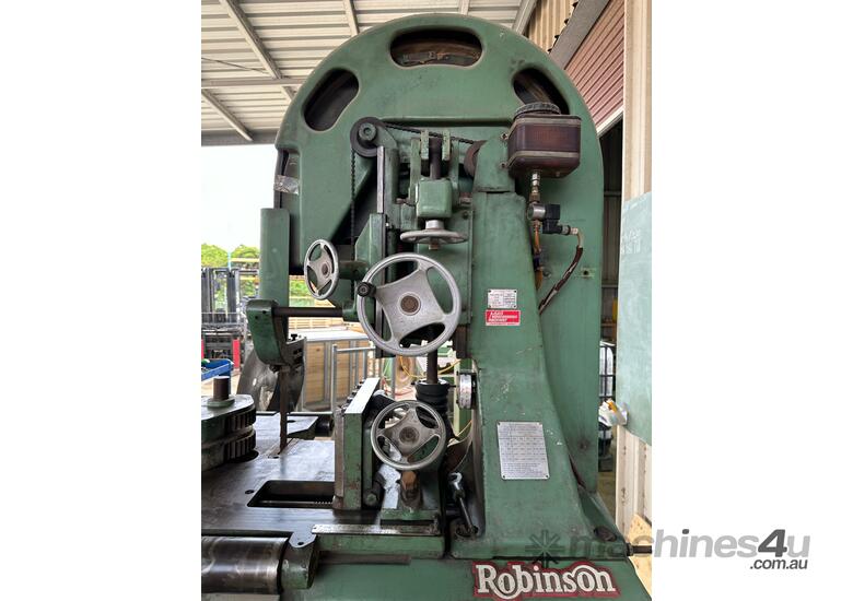caption Robinson 36