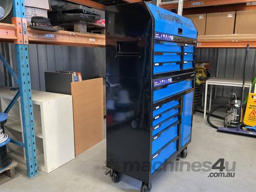 caption Tool Pro Neon Toolbox on Wheels