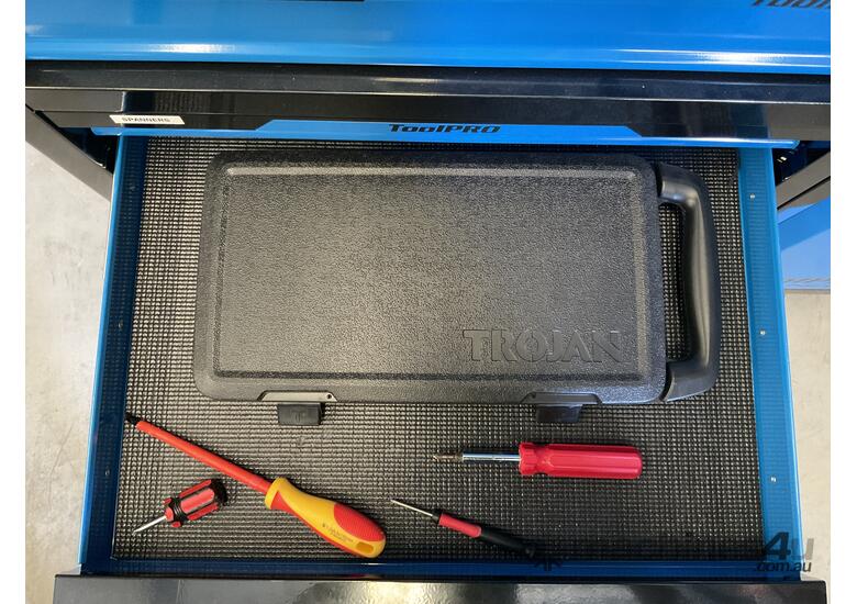 caption Tool Pro Neon Toolbox on Wheels