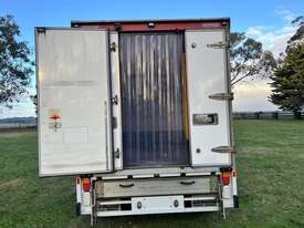 2019 MITSUBISHI FUSO CANTER 515 FRIDGE VAN - picture0' - Click to enlarge