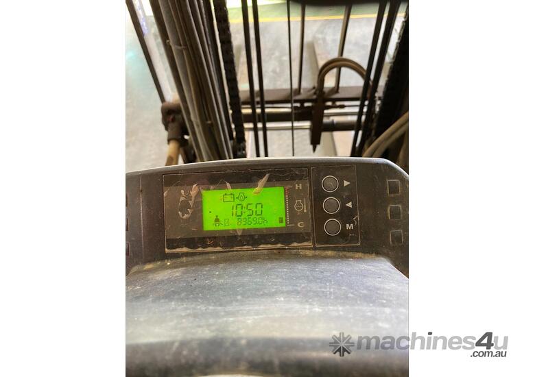 caption 2010 Hyster H3.5
