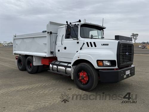 1996 FORD LOUISVILL L9000 TIPPER TRUCK