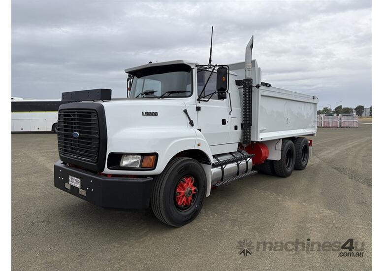 1996 FORD LOUISVILL L9000 TIPPER TRUCK