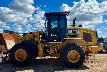 Caterpillar CAT 930M LOADER.