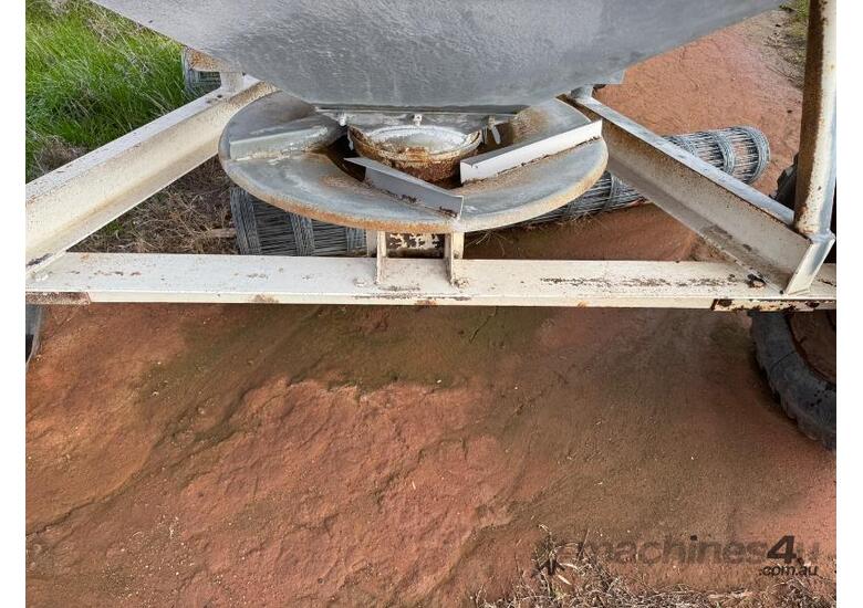 caption Crump Kurrajong Spreader
