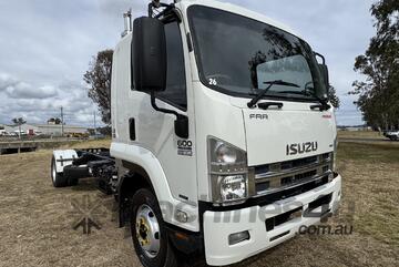 Isuzu FRR600 Long Premium Automatic 4x2 Cab/Chassis Truck. Isuzu FRR600 Long Premium Automatic 4x2 Cab/Chassis Truck.
