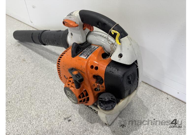 caption Stihl BG86 Blower