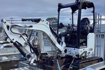 Caterpillar Excavator 1.7T with Thumb
