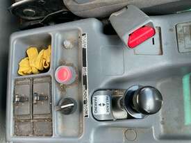 2017 Isuzu FVR 165-300 EWP Day Cab - picture2' - Click to enlarge