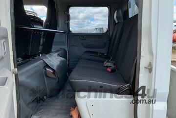 2017 Mitsubishi Fuso Canter 715 Crew Cab Table Top 2017 Mitsubishi Fuso Canter 715 Crew Cab Table Top