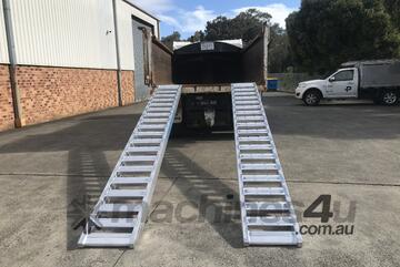 4.2m - 9Tonne Heavy Duty Rubber Track, Rubber Tyre Machinery Loading Ramps