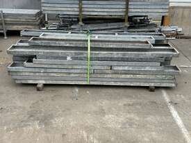 Large Quantity Of Scaffolding Equipment - picture1' - Click to enlarge